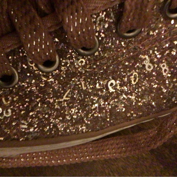 Never worn sneakers Sz 6-61/2 pale Pink Sparkles womens - Picture 3 of 6